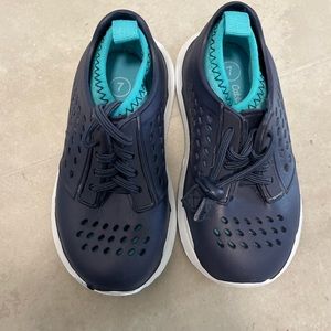 Cat & Jack water shoes in blue and aqua. Size 7. NWOT